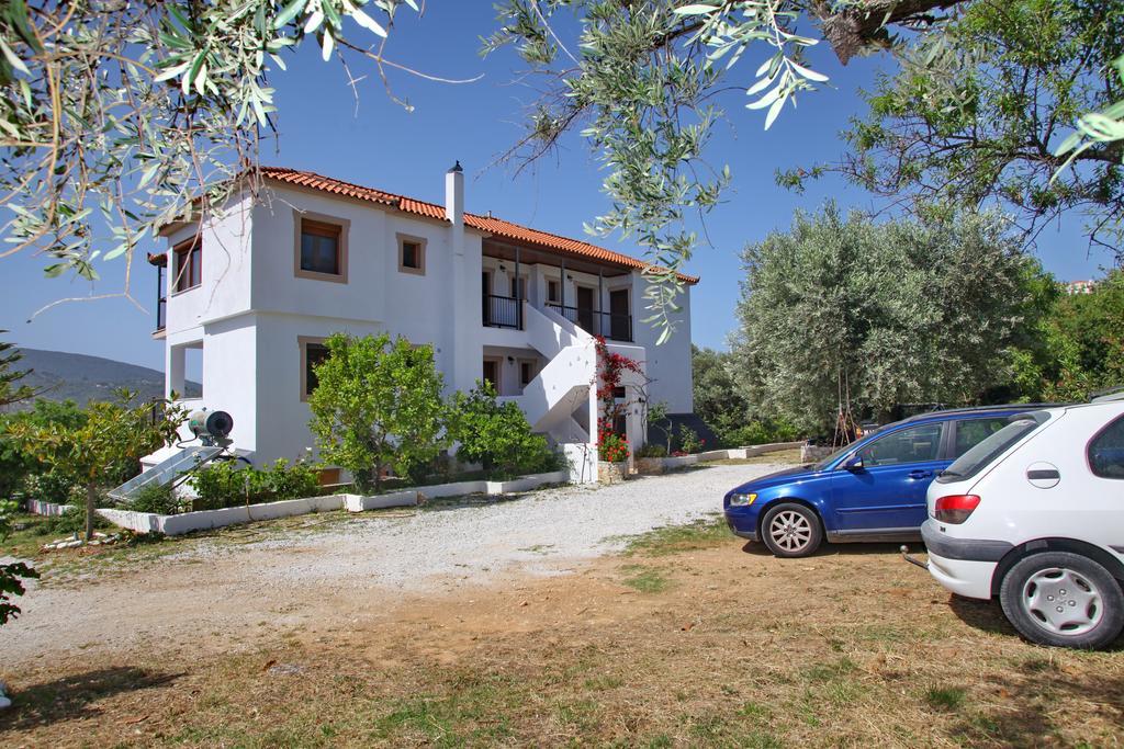 Giasemi Apartments Skopelos Town Ngoại thất bức ảnh