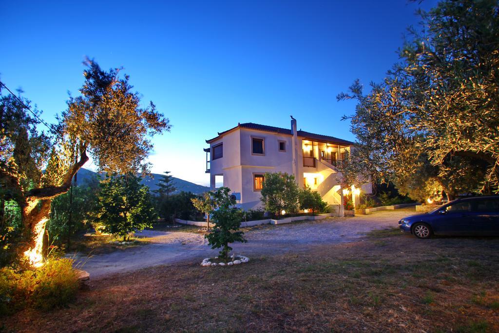 Giasemi Apartments Skopelos Town Ngoại thất bức ảnh