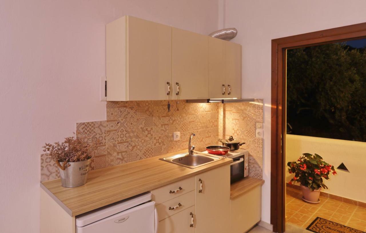 Giasemi Apartments Skopelos Town Ngoại thất bức ảnh