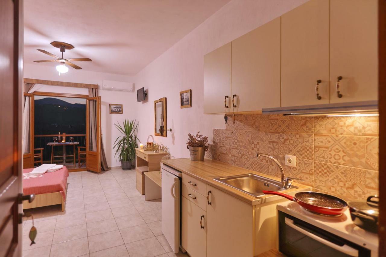 Giasemi Apartments Skopelos Town Ngoại thất bức ảnh